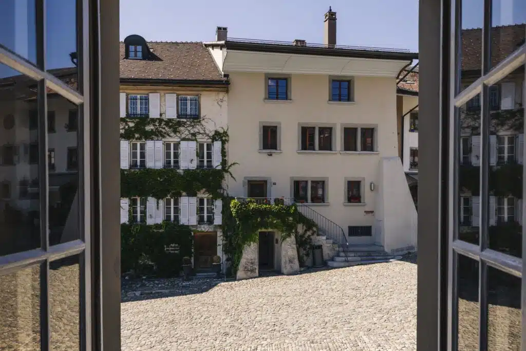 Vue village de Gruyères en chambre double au Saint Georges à Gruyères
